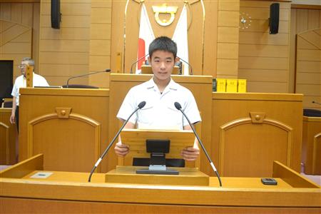 中学生議会　町長役