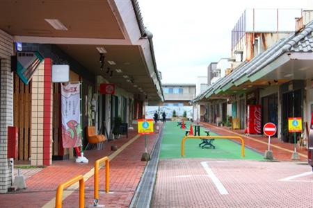 基山町内の商店街