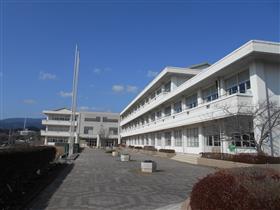 若基小学校　校舎