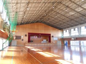 若基小学校 体育館
